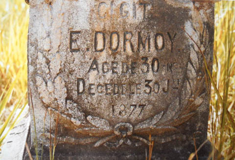 Tombe d'Ernest Dormoy à l'île des Pins